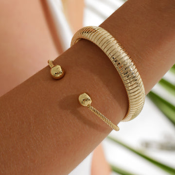 Views & Co. Pointe Bracelet