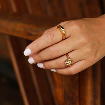 Views & Co Knock Knot Ring