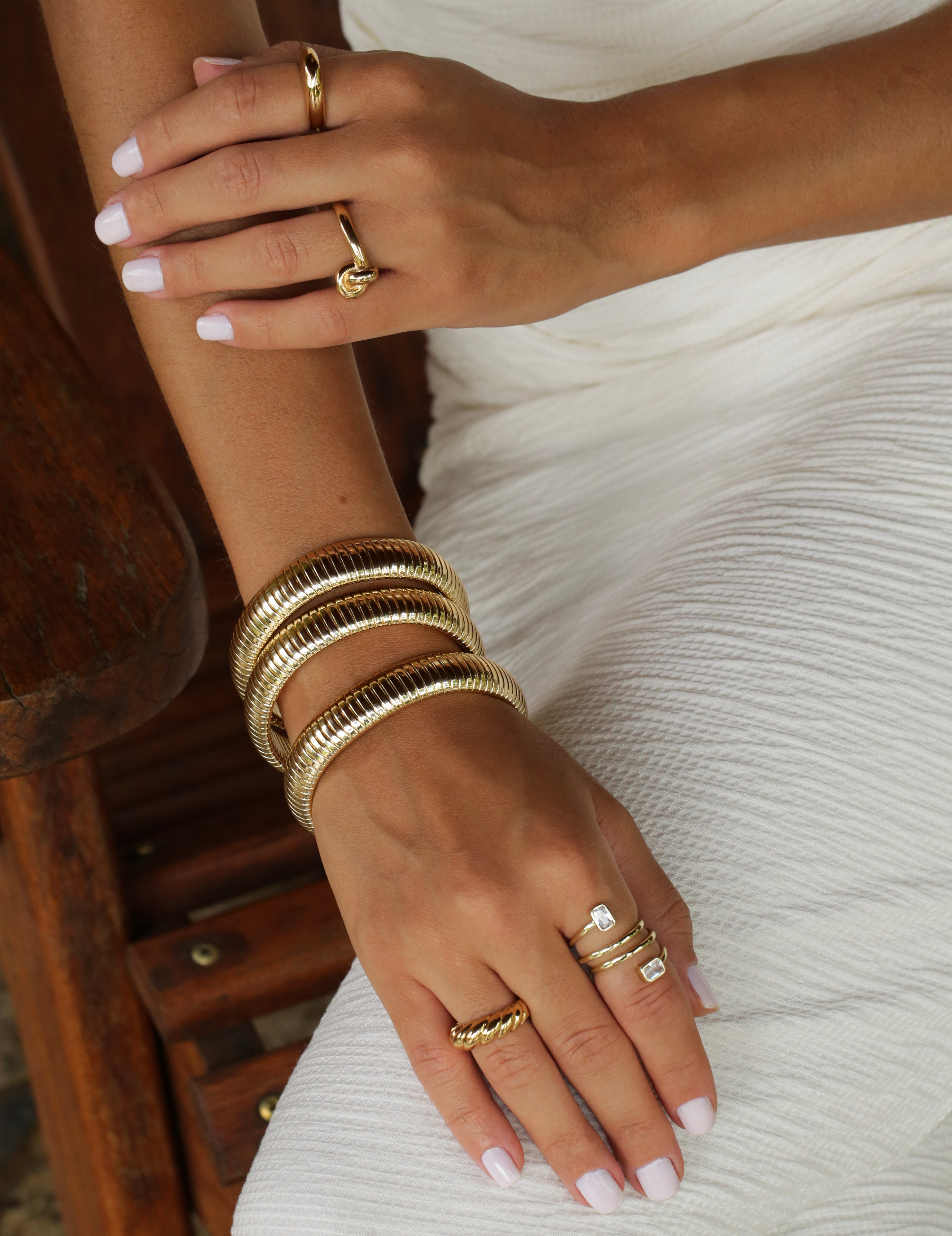 Views & Co Knock Knot Ring