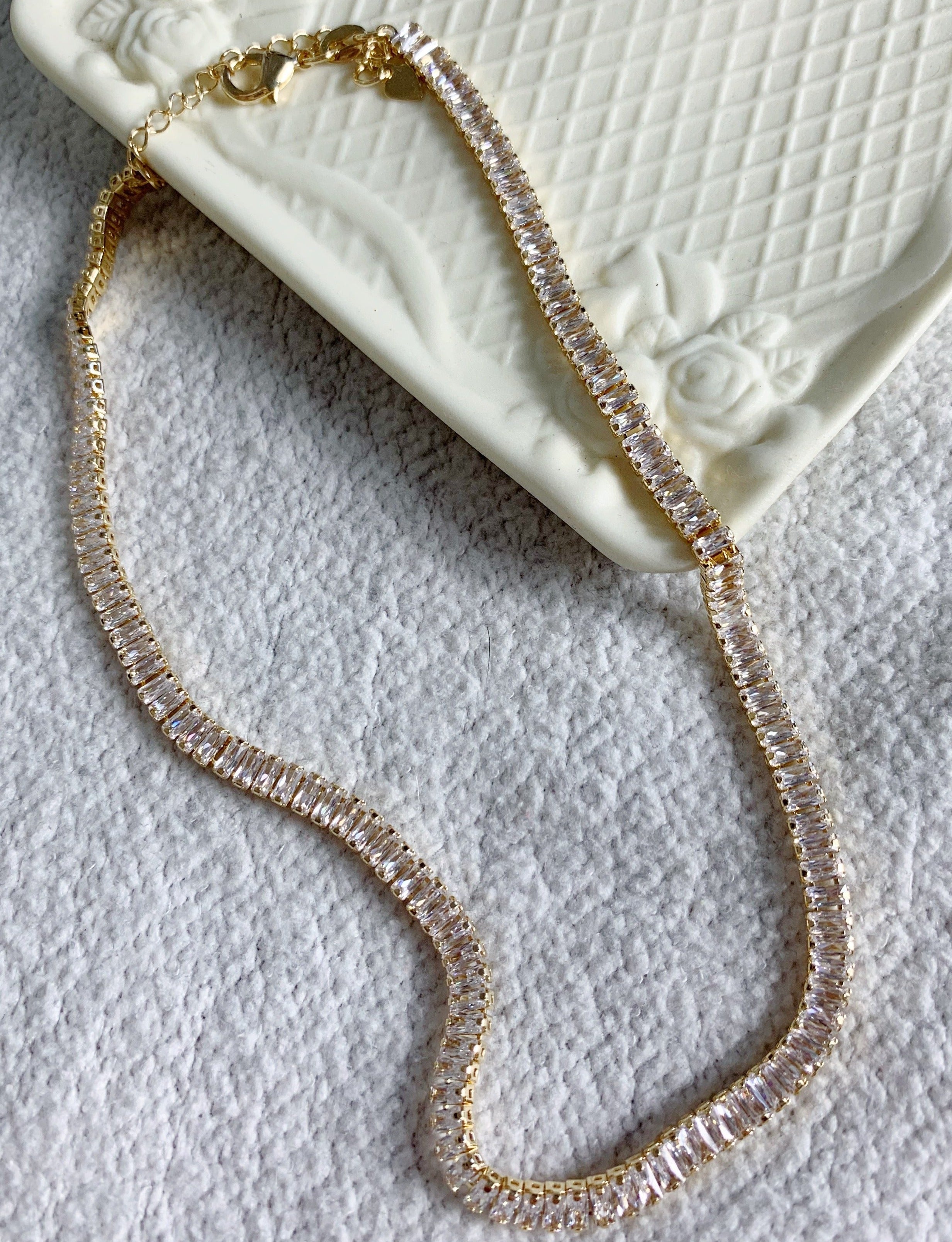 Views & Co. The Fallen Necklace Set