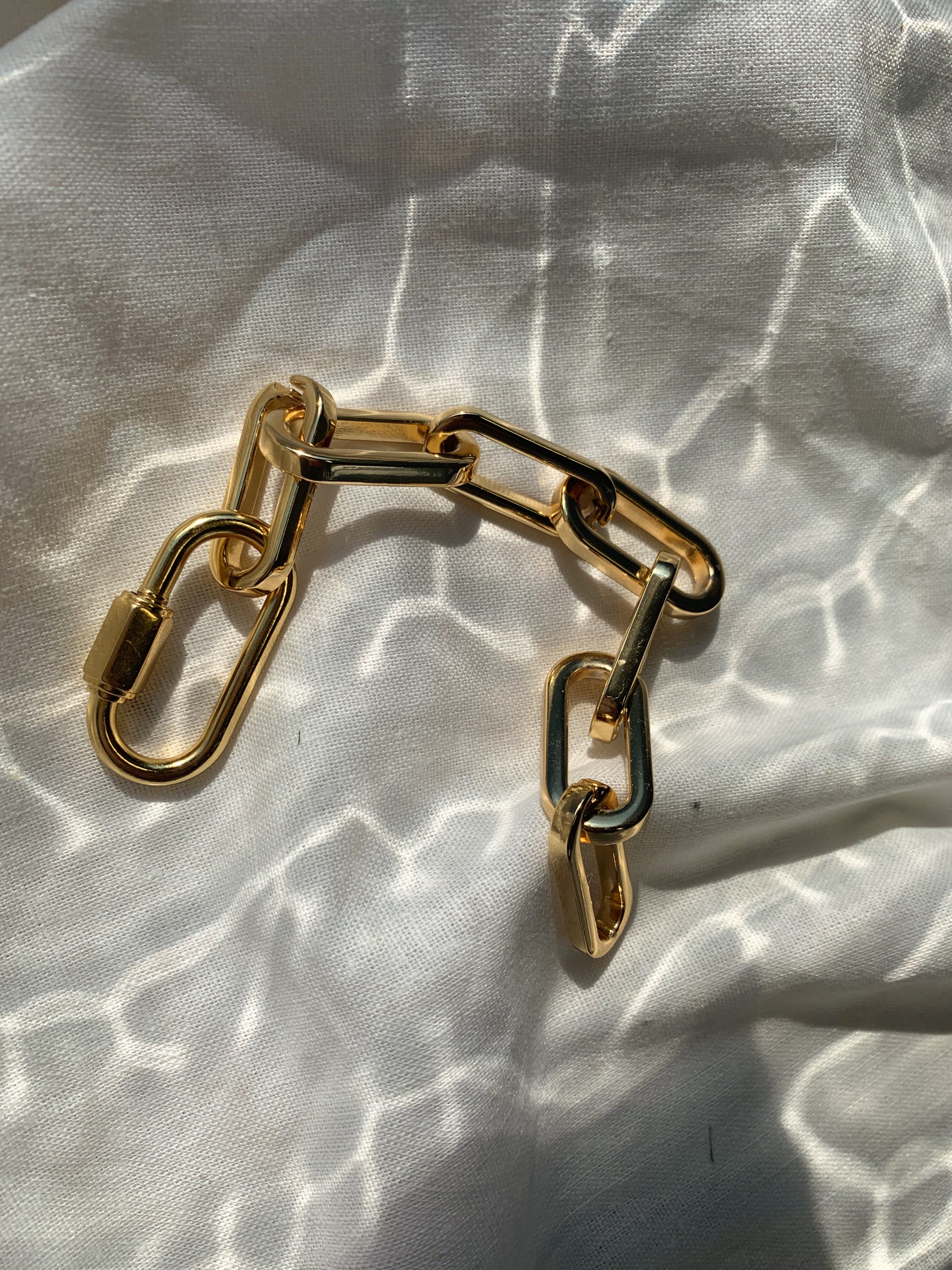Views & Co. Twister Lock Bracelet