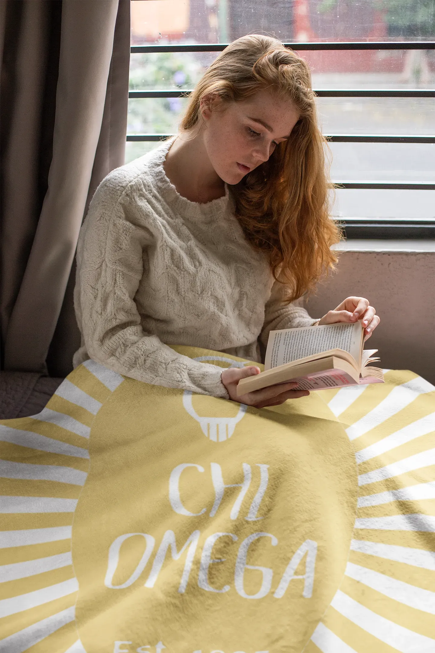 Chi Omega Straw XL 60x80 Sherpa Blanket - Starburst