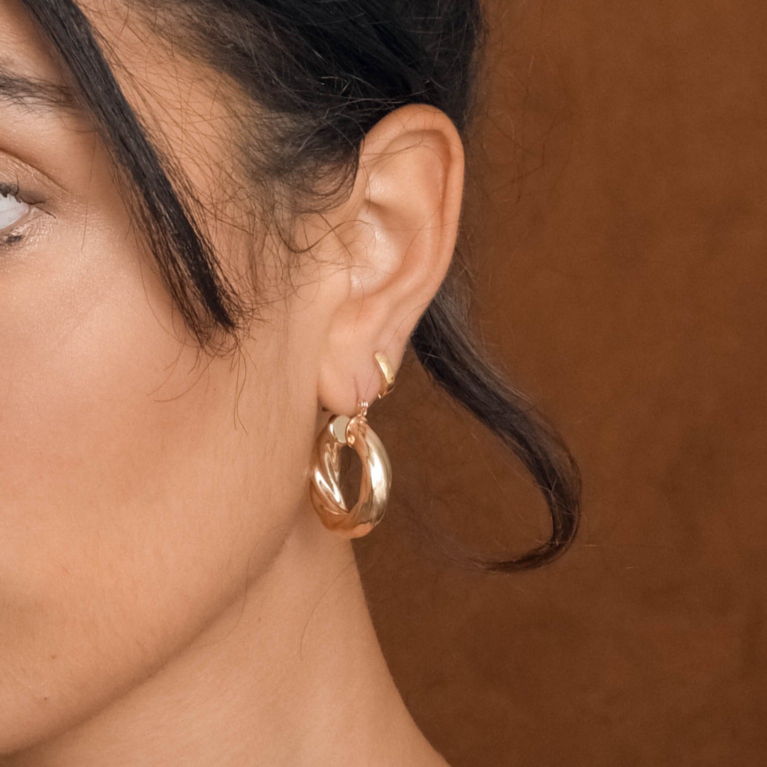 Views & Co. Gold Twist Hoop Earrings