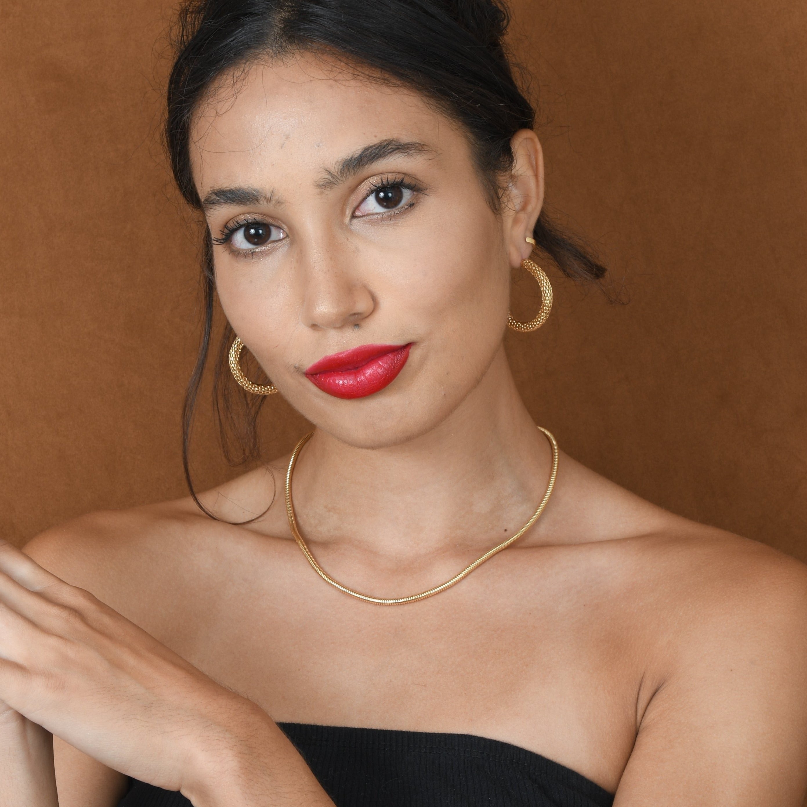 Views & Co. Miss Omega Necklace