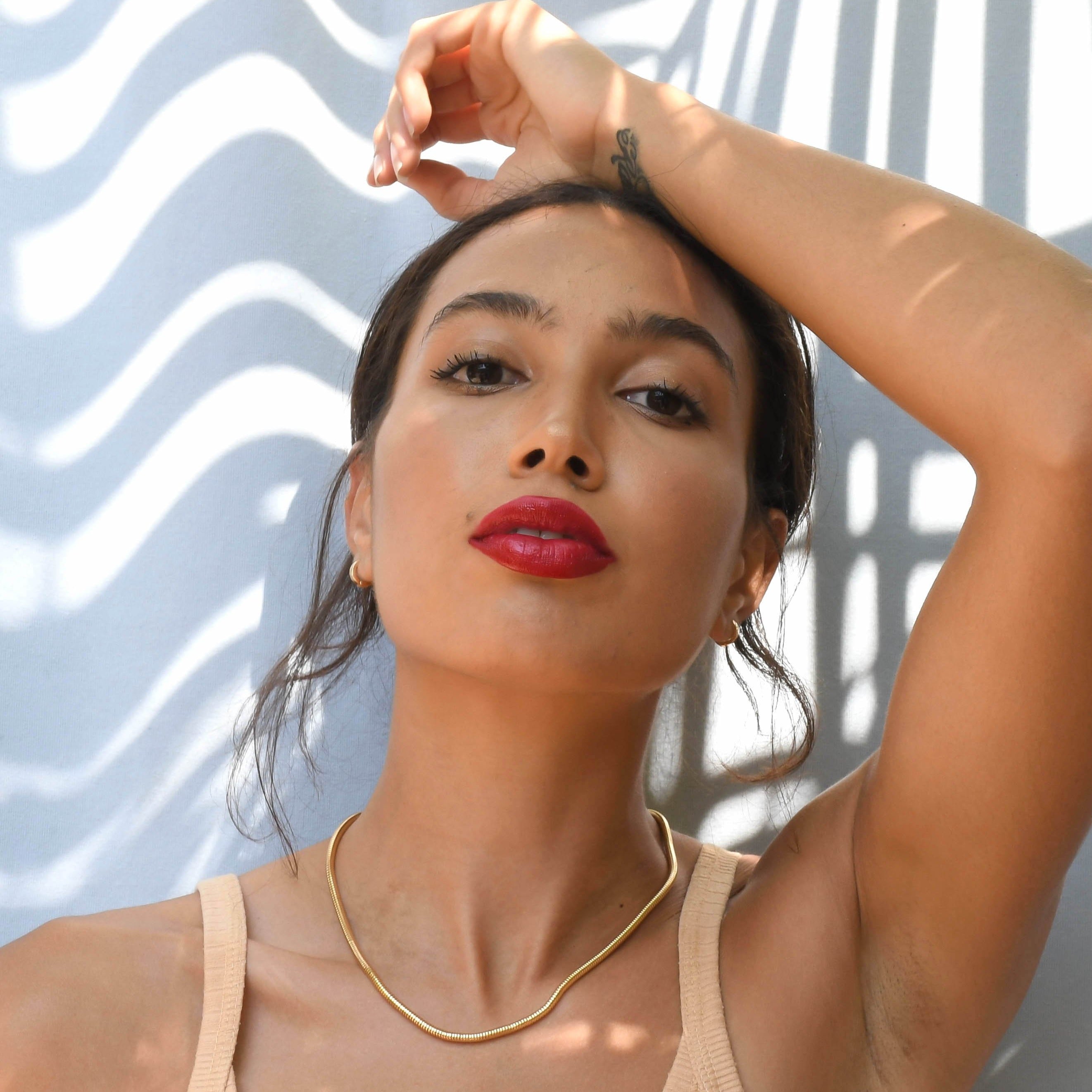 Views & Co. Miss Omega Necklace