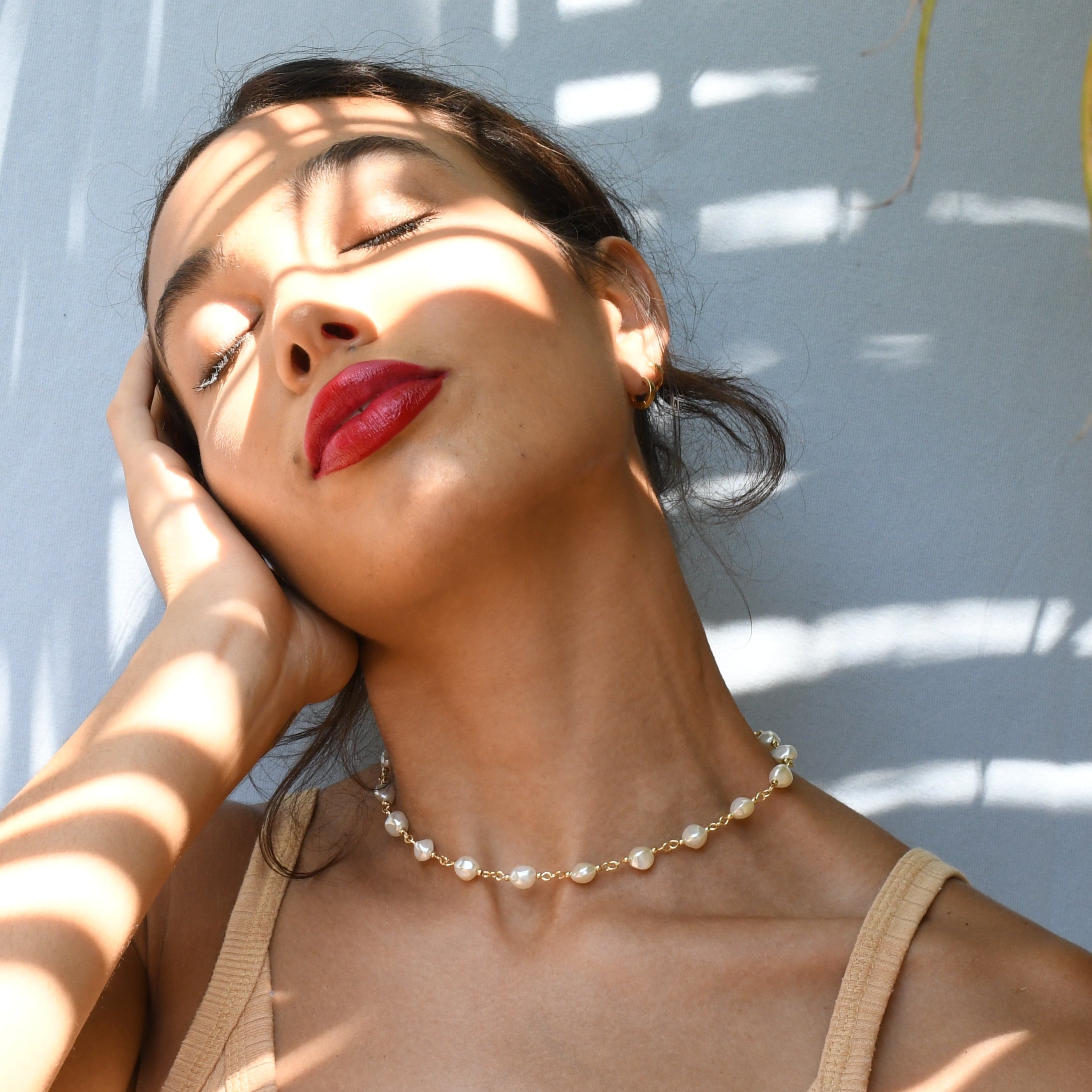 Views & Co. Miss Pearl Necklace