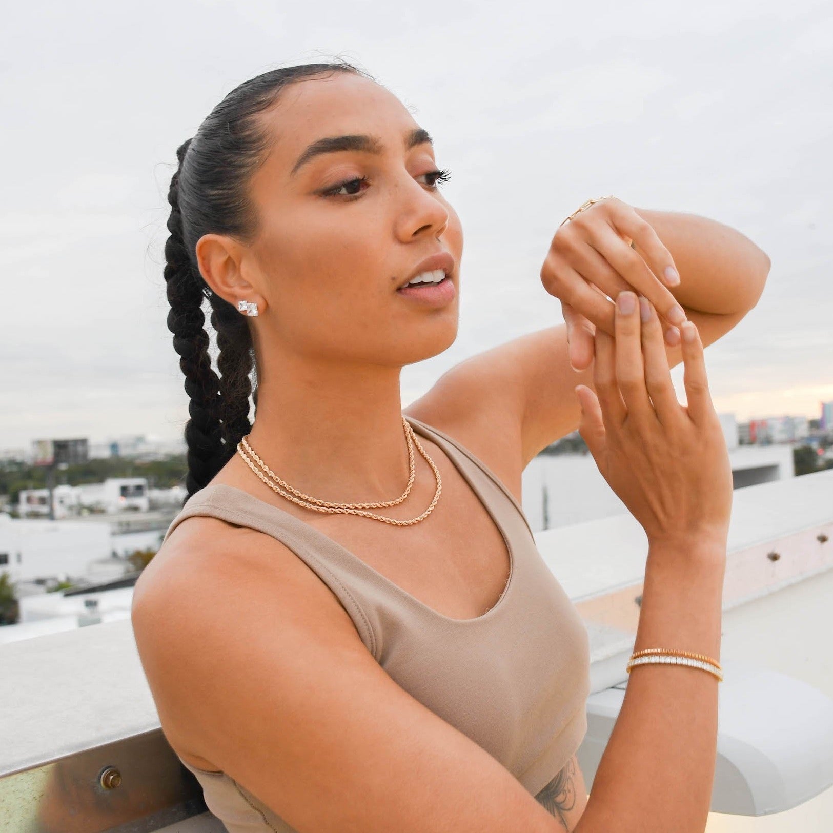Views & Co. La Ropa Necklace Set
