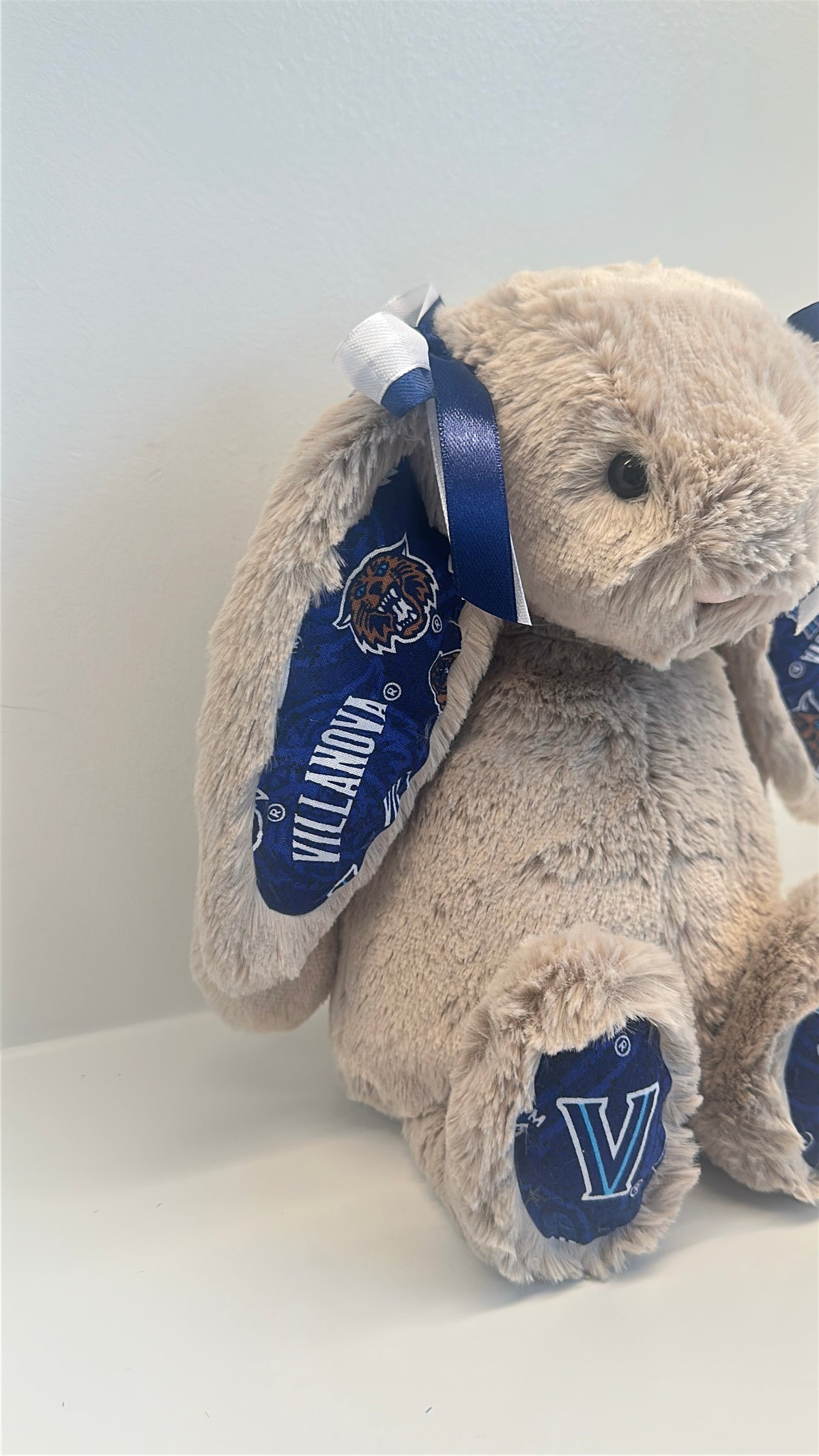 Villanova Custom College Jellycat Bashful Bunny
