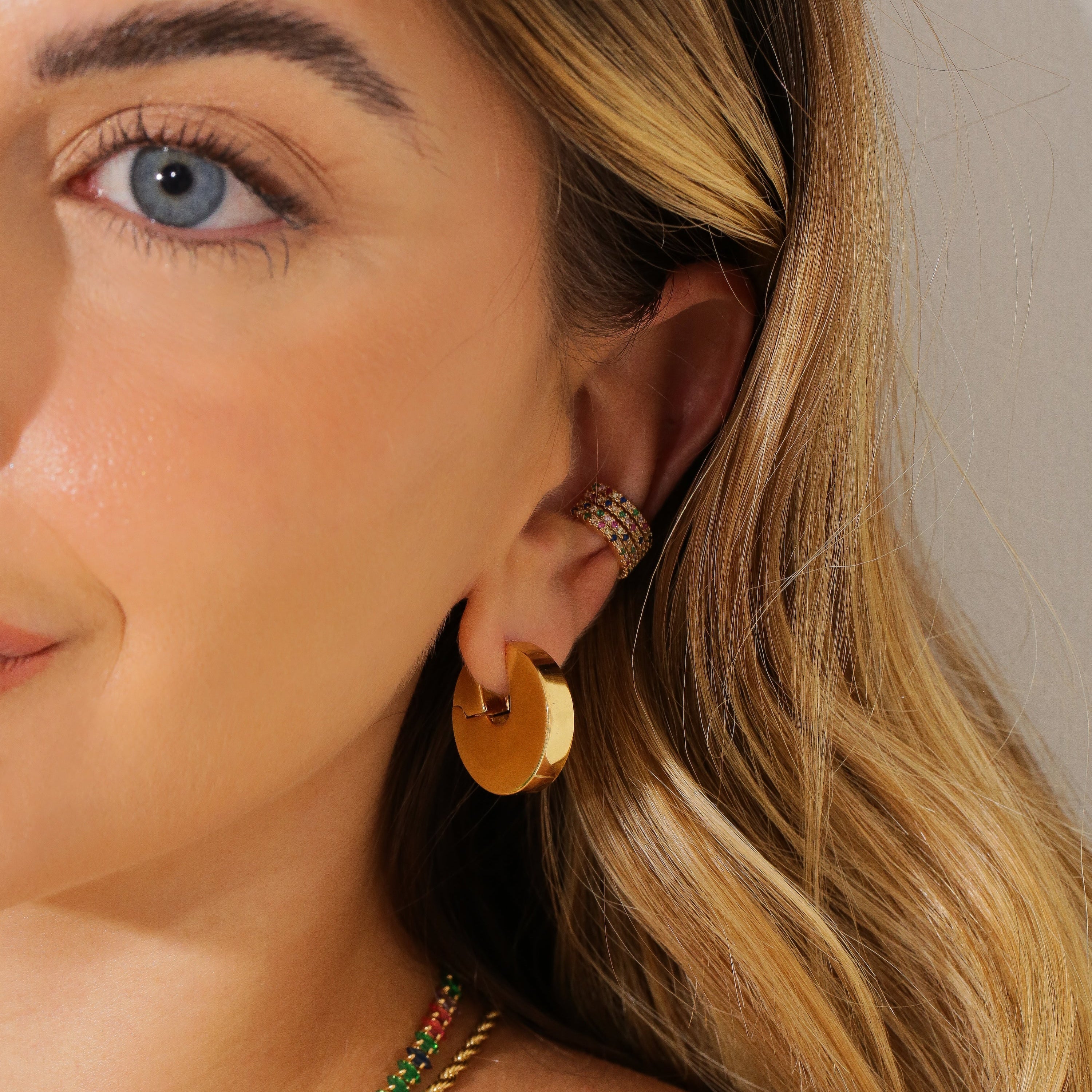 Views & Co. Plain Glam Fiz Earrings