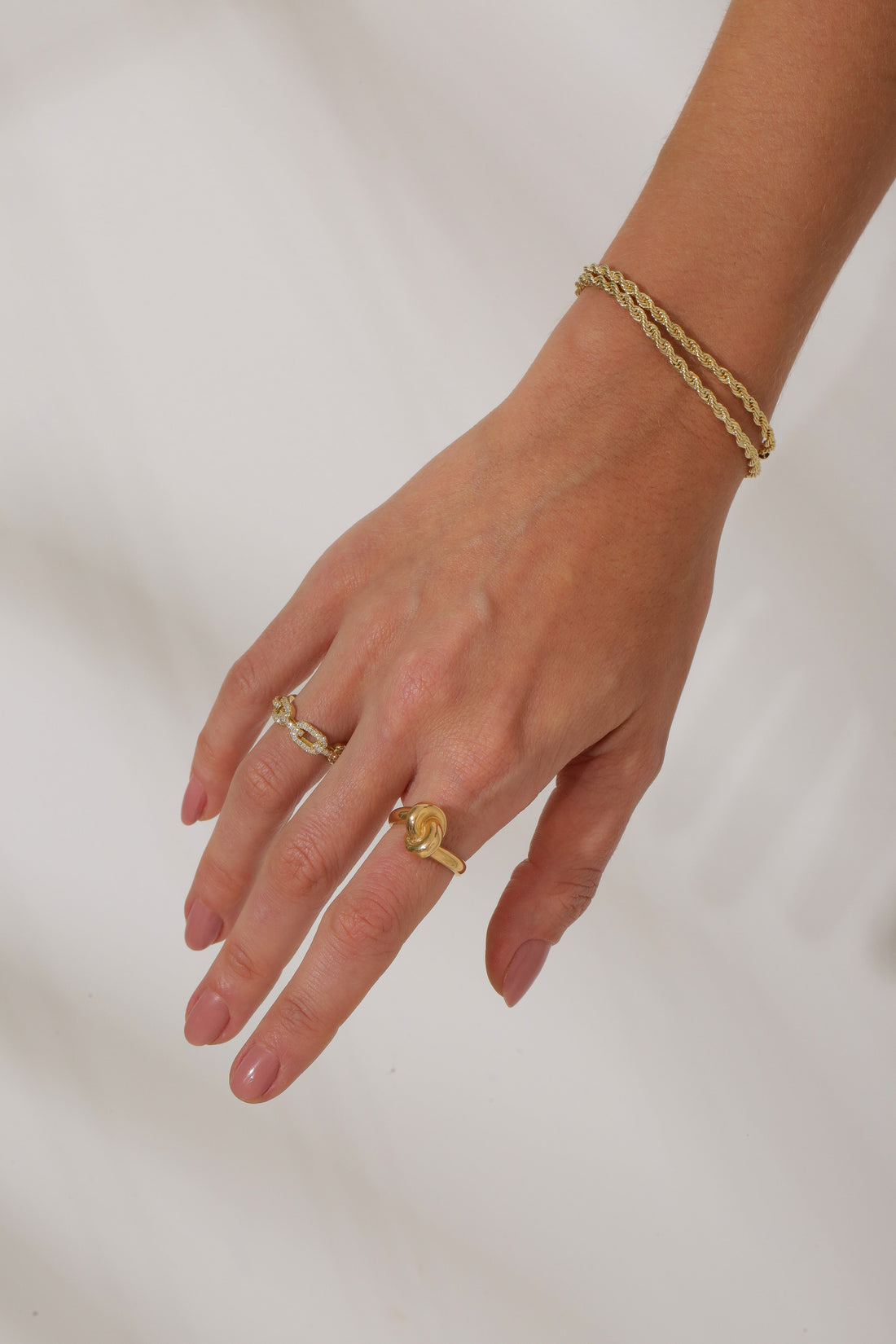 Views & Co Knock Knot Ring