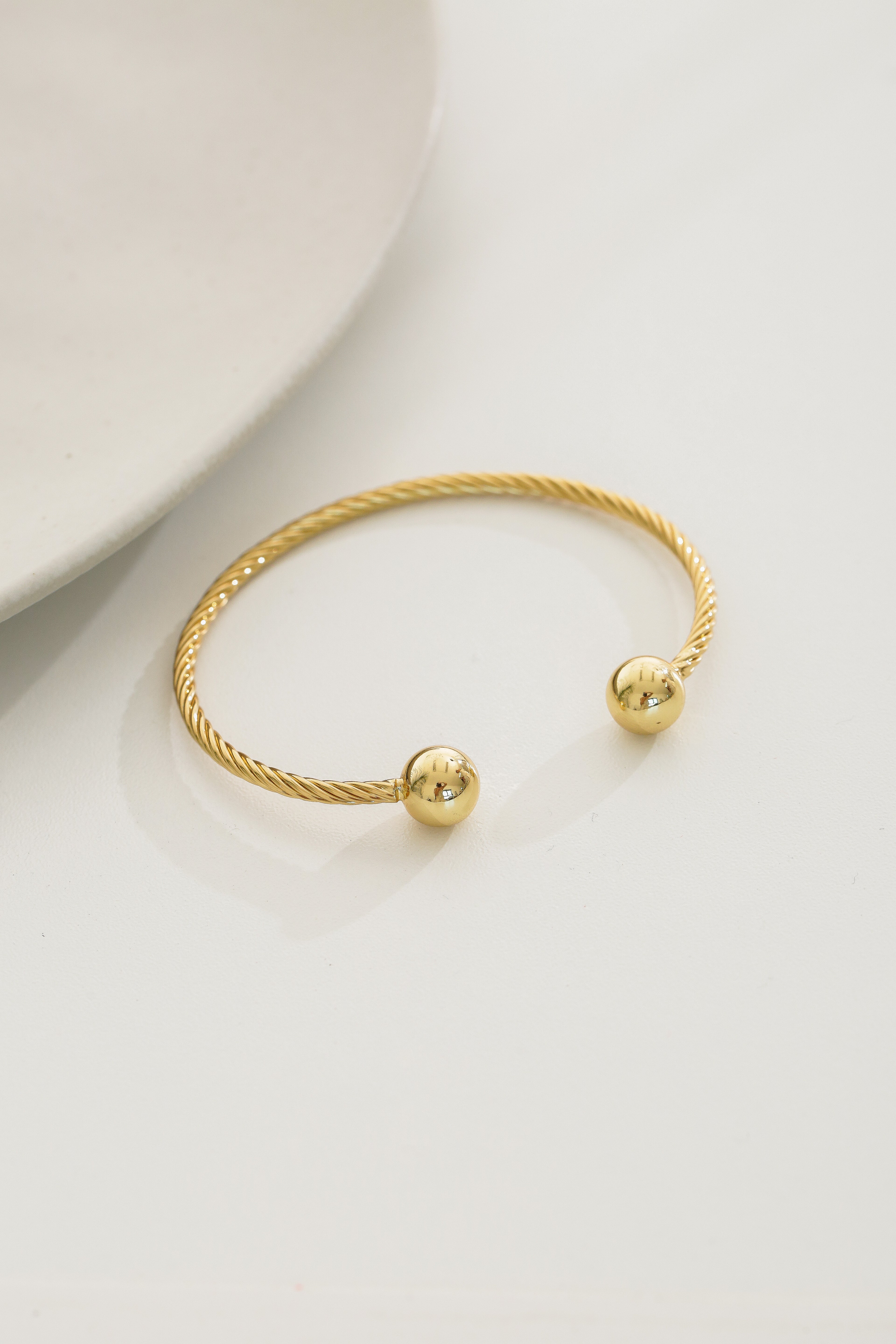 Views & Co. Pointe Bracelet