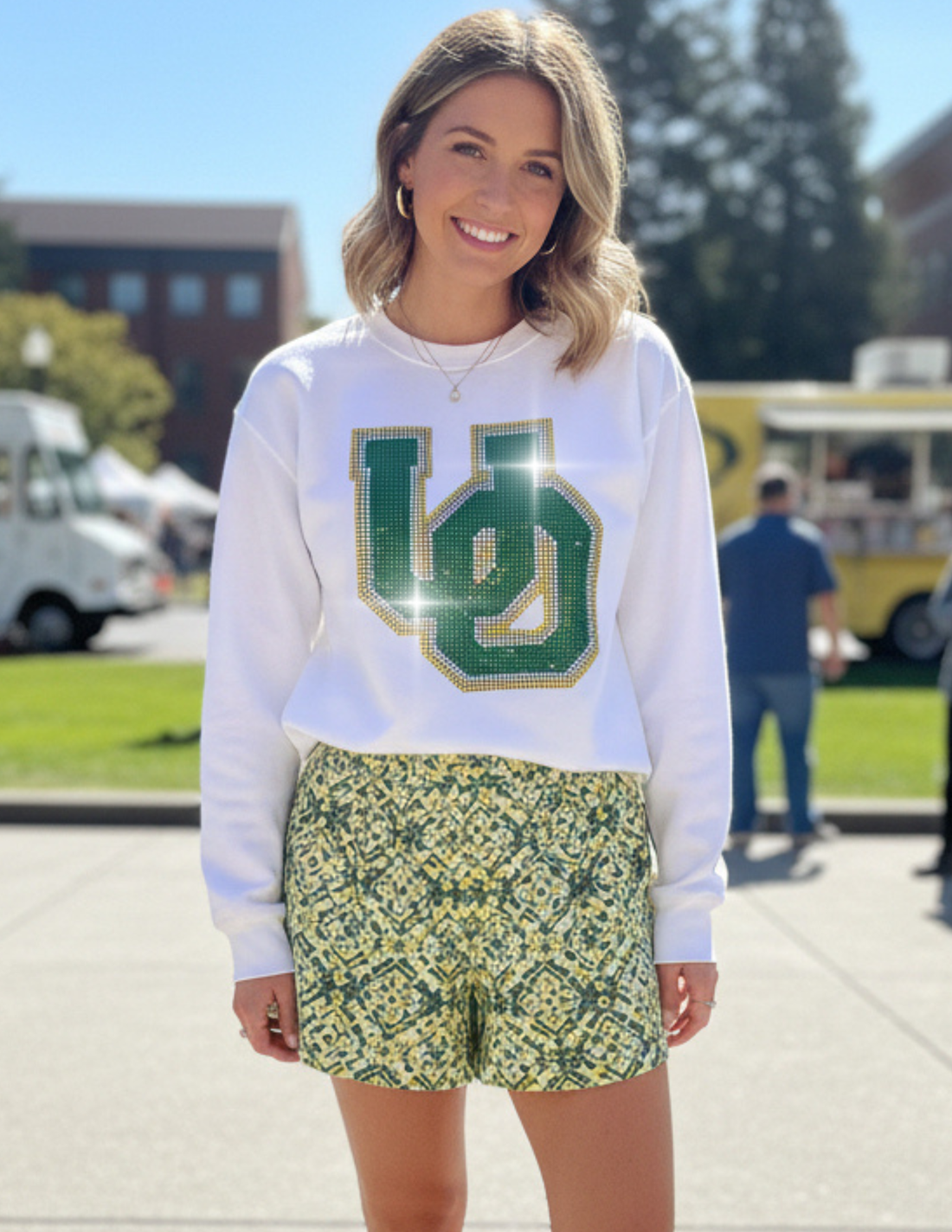 University Of Oregon Large Interlocking UO White Crewneck Sweatshirt