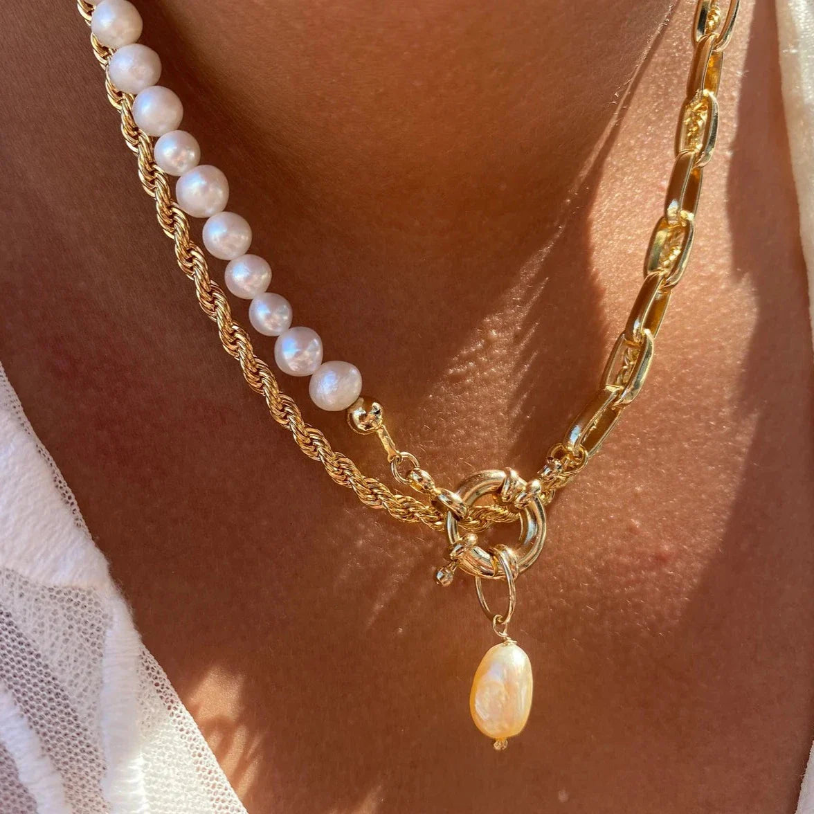 Views & Co. Garnet Pearl Necklace